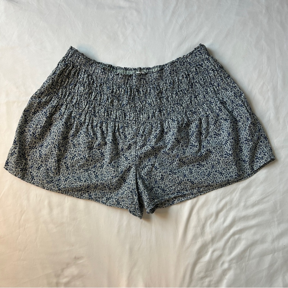Madewell smocked pull-on shorts in floretine floral - Picture 4 of 7